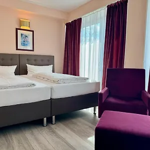3* Hotel Nevada